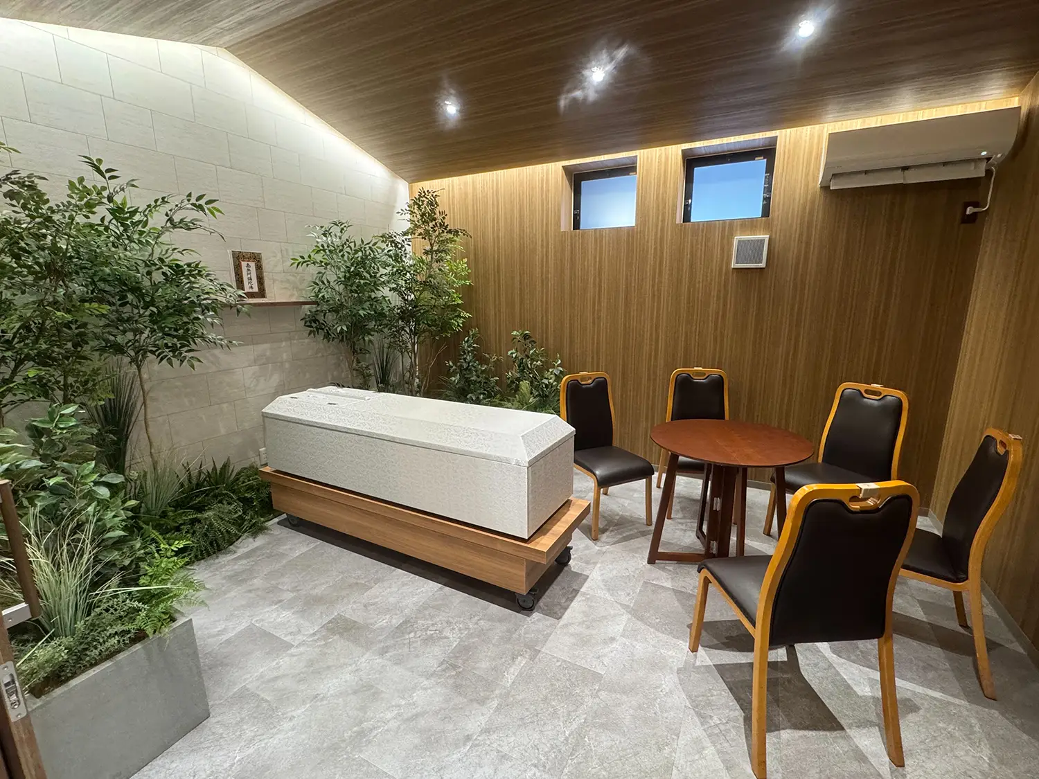 やすらぎ直葬館岡崎 安置室1